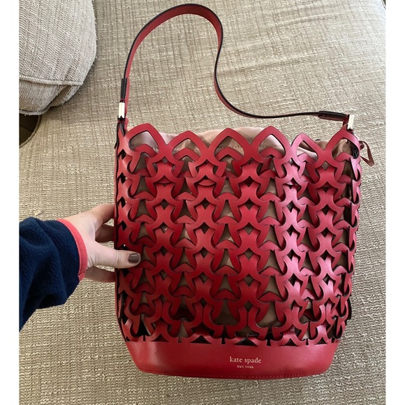 Kate Spade red Dorie Spade bucket bag - Picture 4 of 7